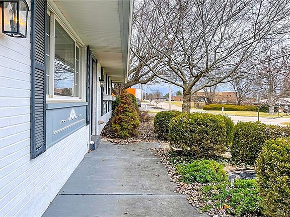 5th image of 1056 Meadow Ln