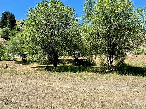 4th image of 115 Helm Ln