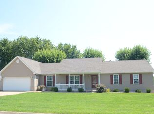 604 Woodgate St, Farmington, MO 63640