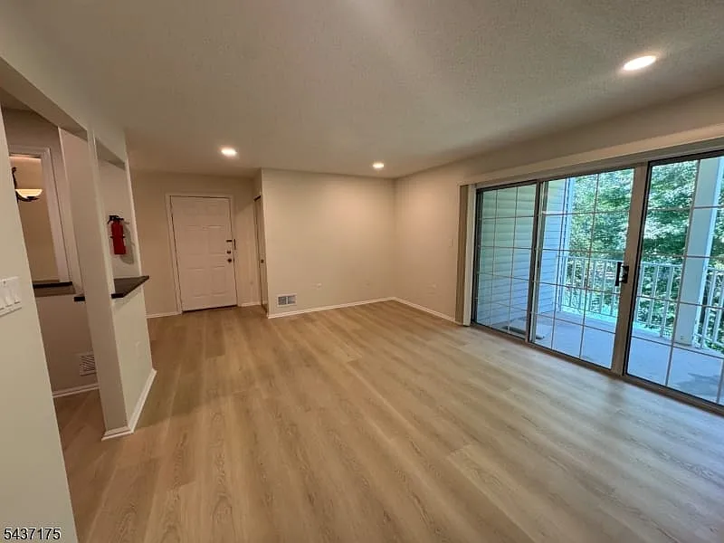 7 Sheffield Ct #7