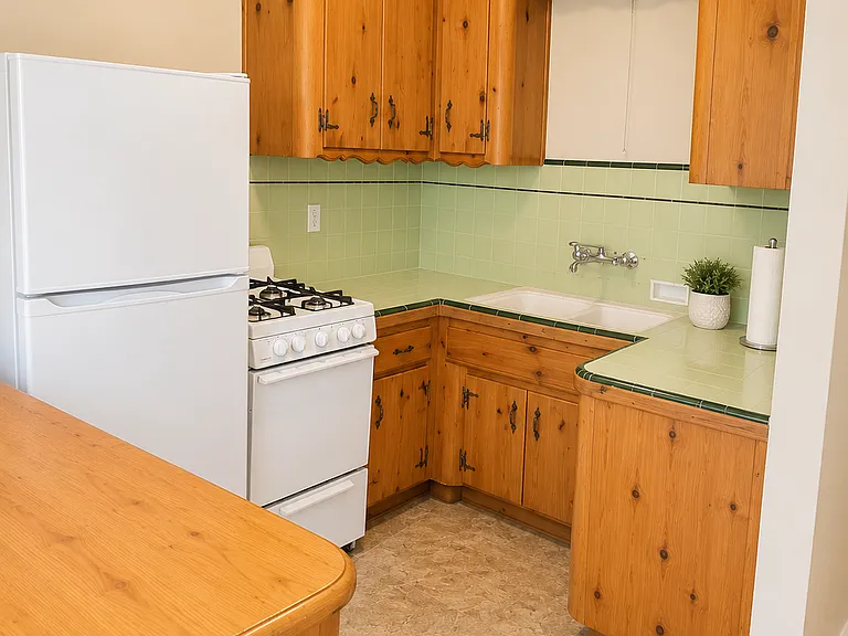 10020 Breidt Ave #B — Photo 6