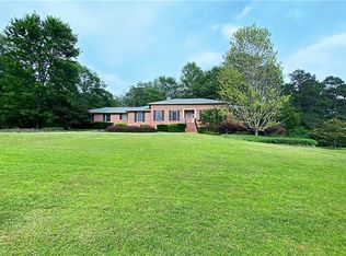 165 Willow Lake Ln, Sharpsburg, GA 30277