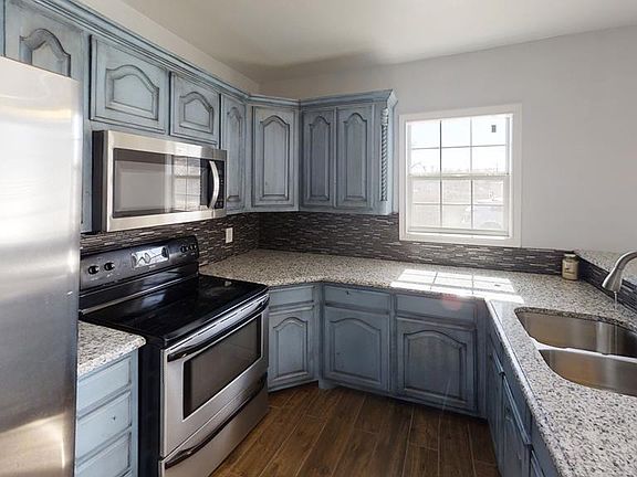 4th image of 1404 NW Avenue A Pl
