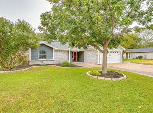 1316 Mercedes St, Benbrook, TX 76126