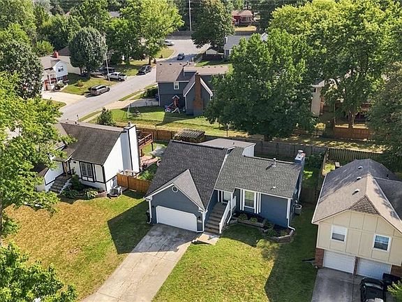 4th image of 16205 W 126th St