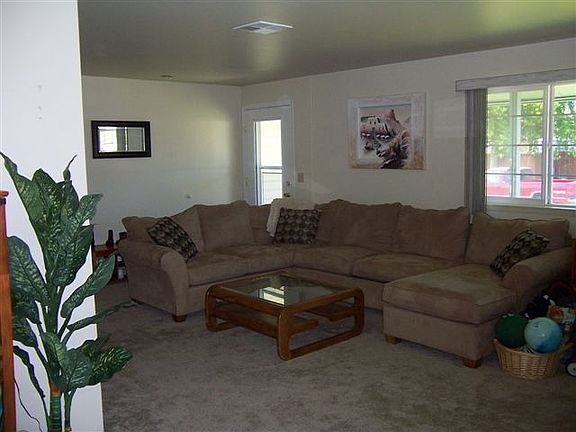 3rd image of 10798 McGuire Ave