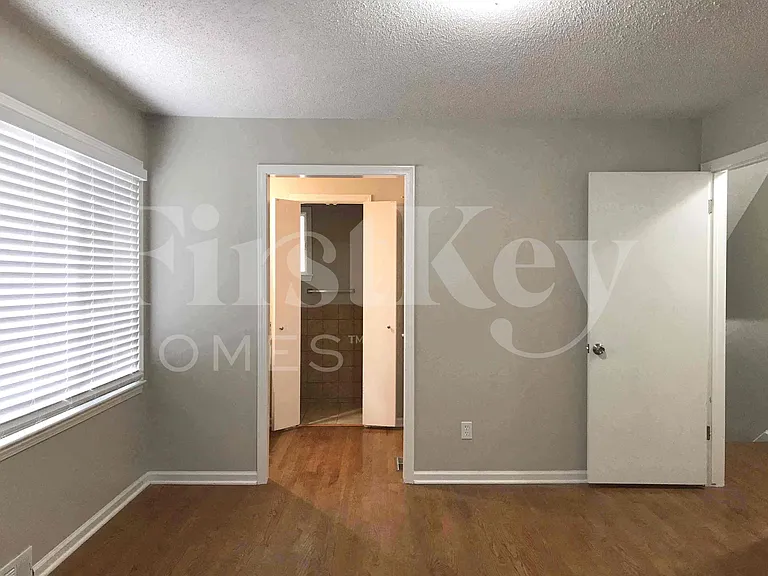 8802 W 95th Ter — Photo 8
