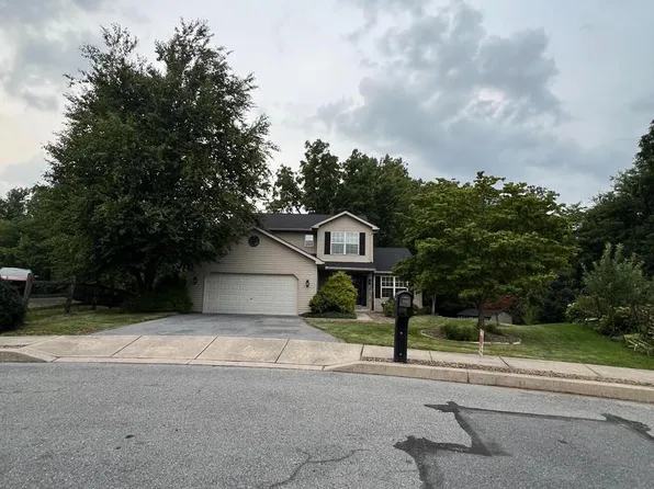 11 Tulpehocken Ct, Womelsdorf, PA 19567