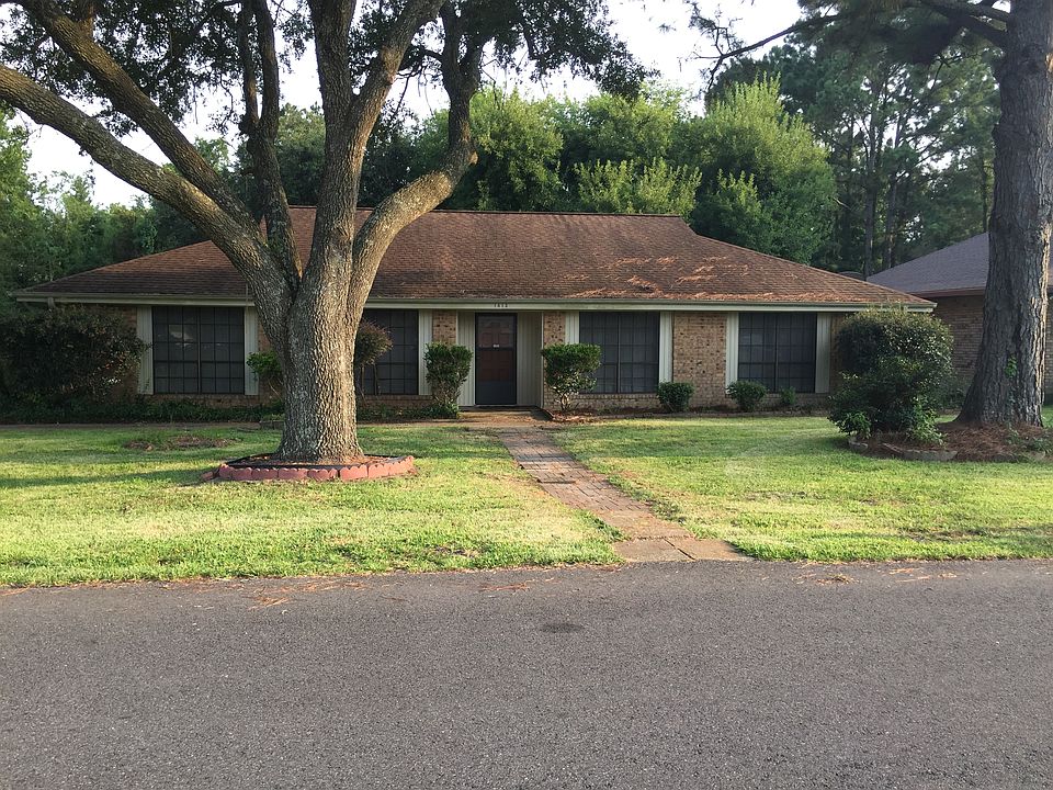 1st image of 1413 S Greenfield Cir