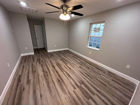 3rd image of 2534 Port St