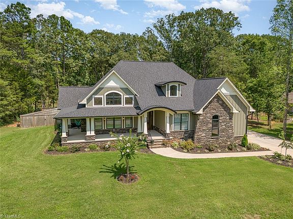 3rd image of 5004 Harvestview Dr