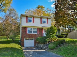 223 Laura Lee Dr, Coraopolis, PA 15108
