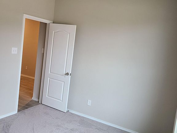 4th image of 959 Hurstwood Dr