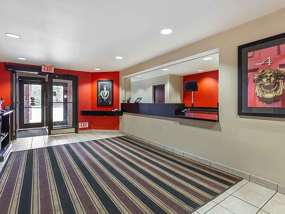 Lobby and Guest Check-in