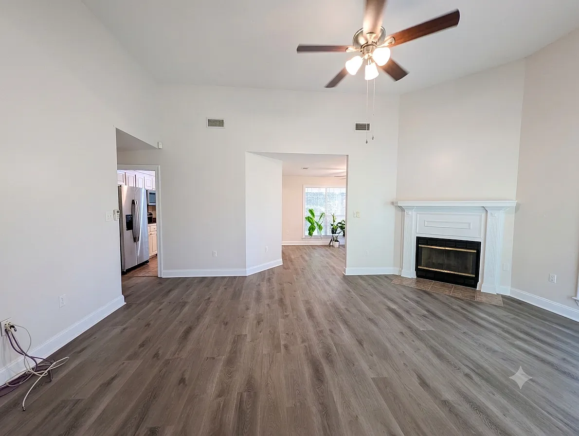 3 bed, 2054 sqft, $1,875 — Photo 4