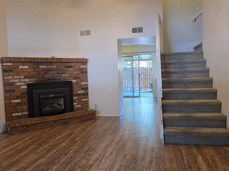 2601 E Jeffrey Loop — Photo 8