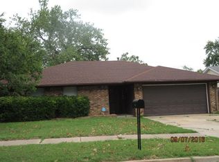 2403 Ripple Creek Ln, Edmond, OK 73012