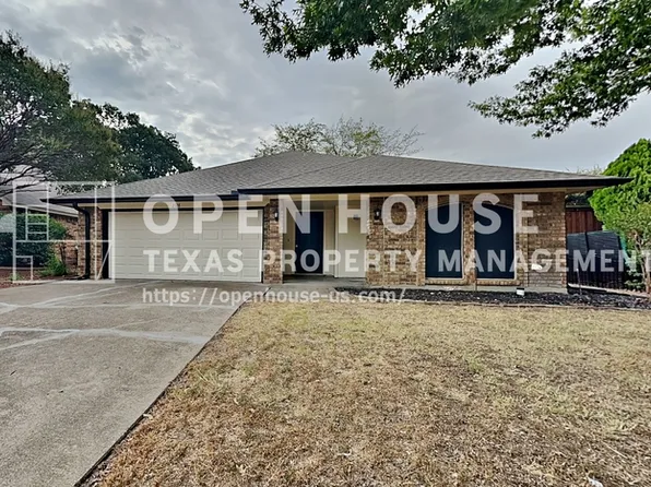 2128 Turf Club Dr, Arlington, TX 76017