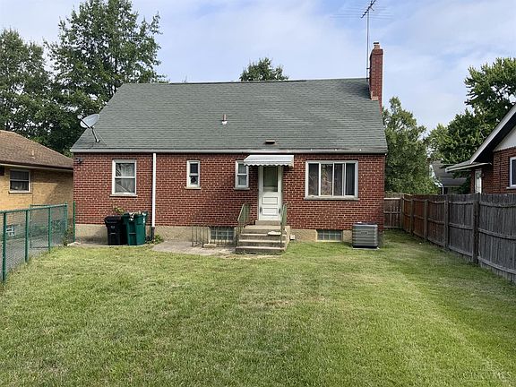 3rd image of 849 Oakfield Ave