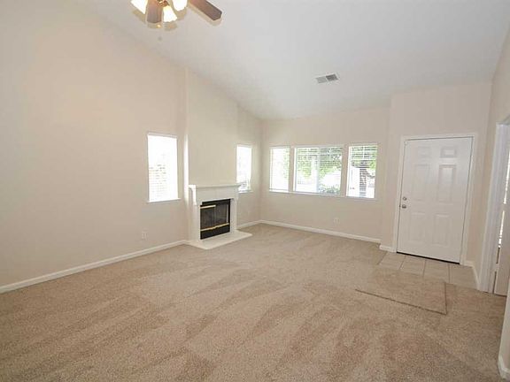 5th image of 386 N Shelly Ave