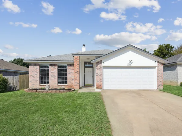 8183 Spruce Valley Dr, Fort Worth, TX 76137