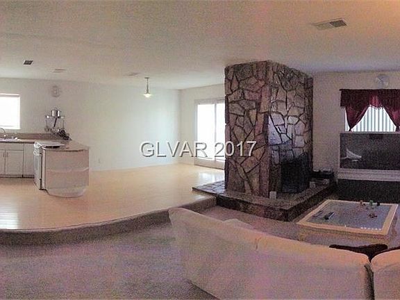 3rd image of 4176 Vancouver Ave