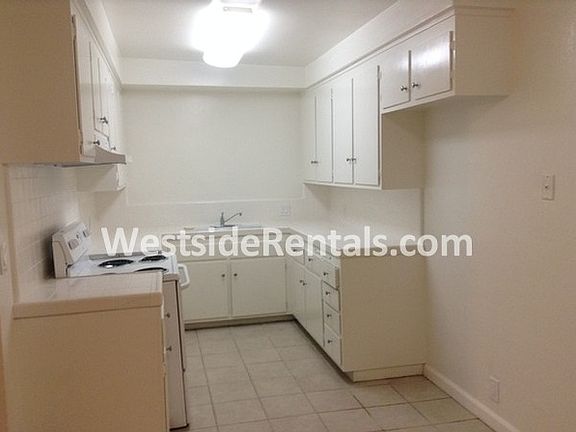 5th image of 13629 Kornblum Ave APT 2