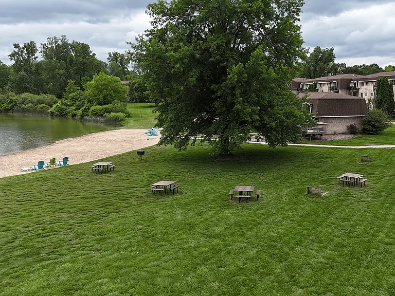 Resident BBQ and Picnic Area