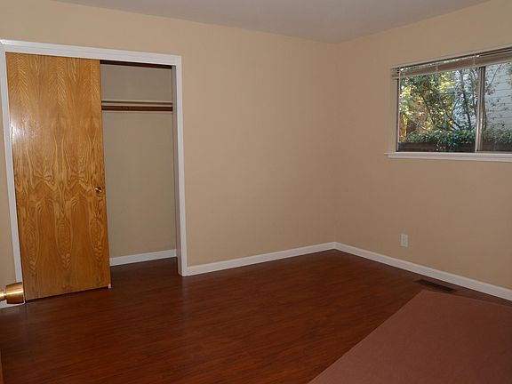 5th image of 216 Grand Blvd APT 2