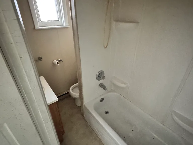 801 W Pleasant St — Photo 5