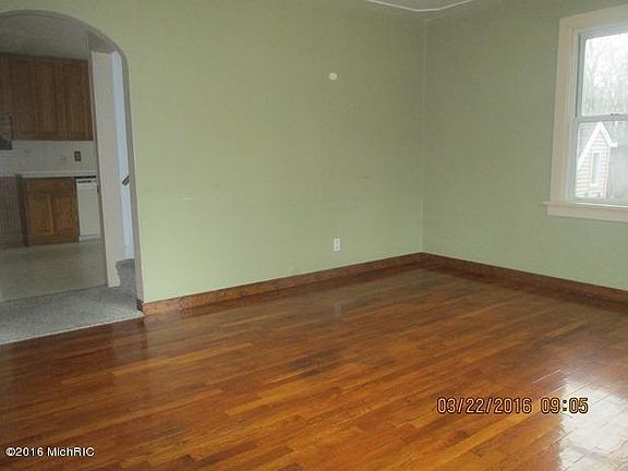 2nd image of 864 Wilson Ave