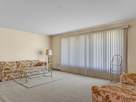 2nd image of 15360 Orchid Ct