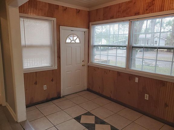 2nd image of 2408 Coleman Ct