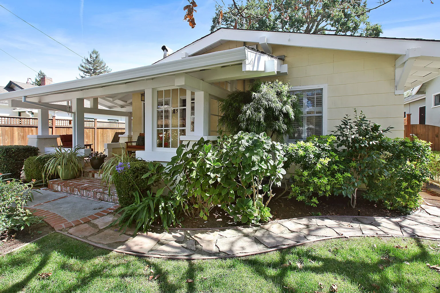 15 Laurel Ave photo 1