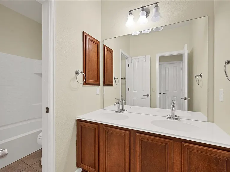 203 Raindance Cv — Photo 18