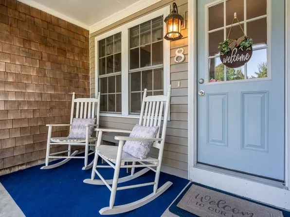 8 Jacobs Mountain Rd, Assonet, MA 02702