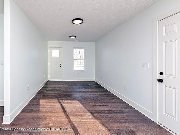 4th image of 2990 N Hollister Rd