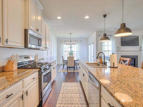3rd image of 2604 Cortlandt Ct