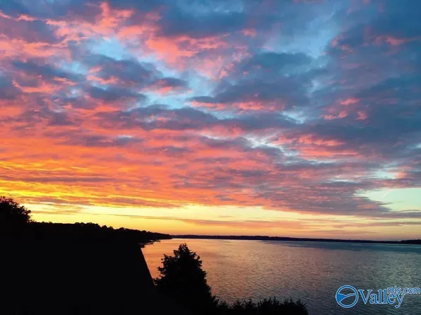 27 Cooper Rd, Killen, AL 35645