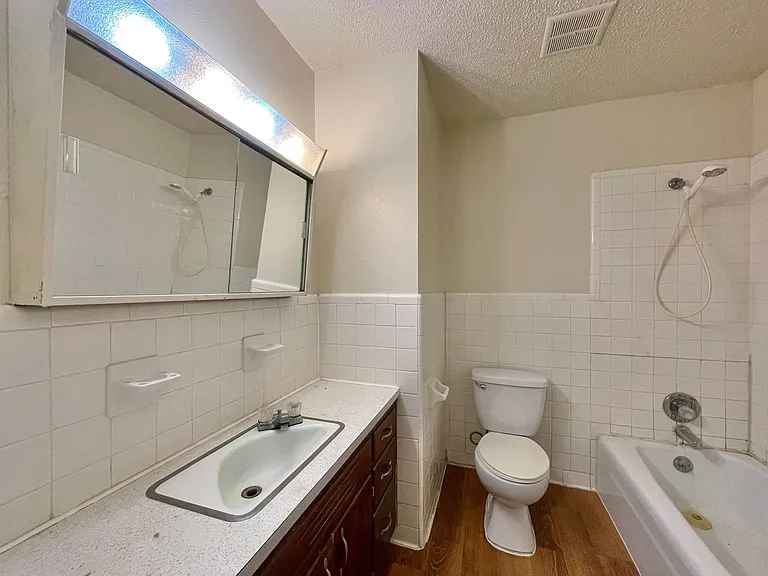 1404 Cross St — Photo 12