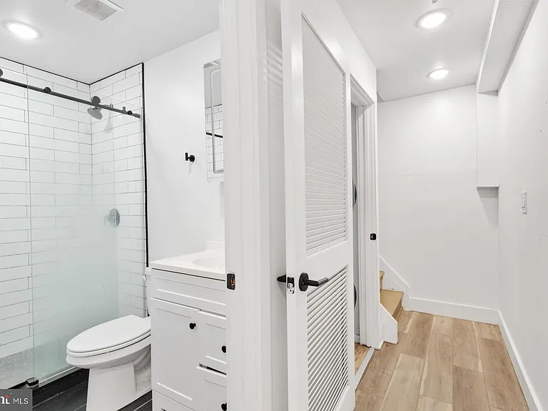 1153 N Front St #1R — Photo 16