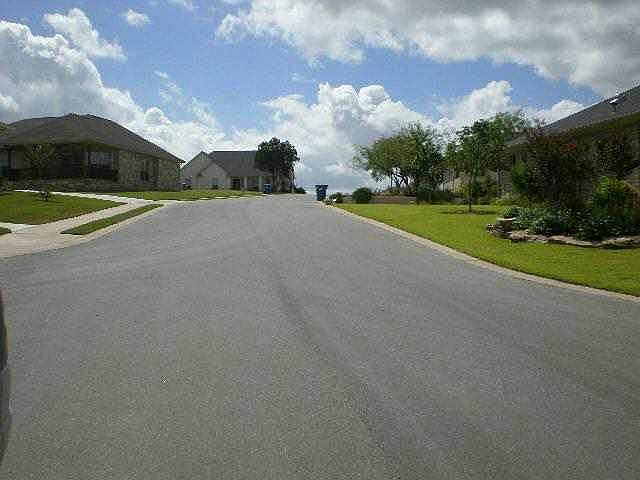 2nd image of 907 Canyon Oak Cir