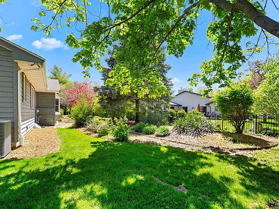 4th image of 908 W Baybrook Ct