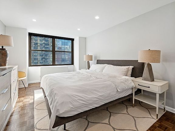 5th image of 301 E 79th St APT 11S