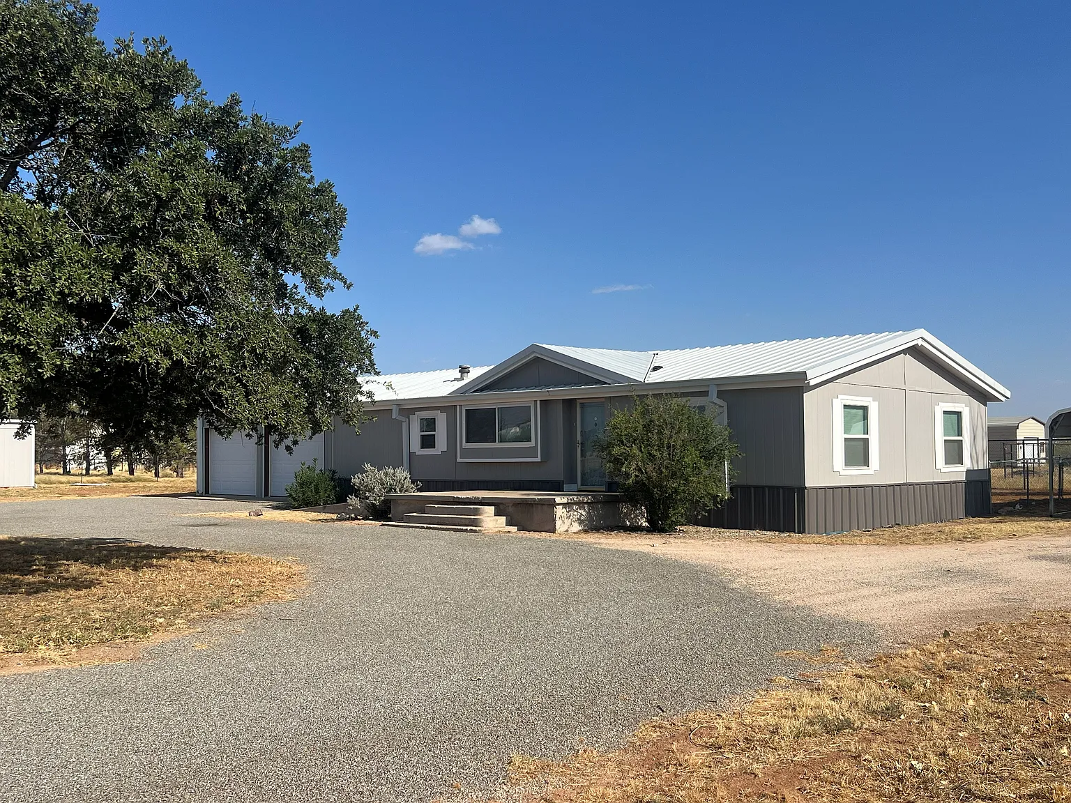 3 bed, 1344 sqft, $2,300 — Photo 1