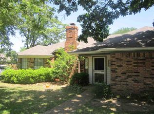 300 Bonham Dr, Hewitt, TX 76643