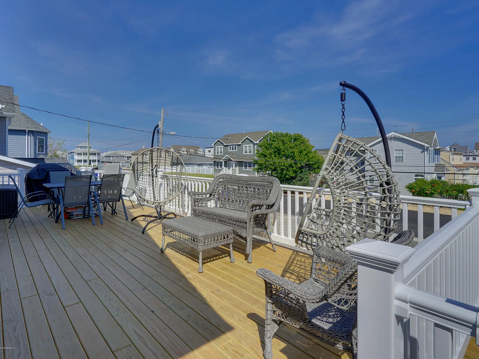 3 bed, 1.5 bath, 1064 sqft, $3,500 — Photo 2