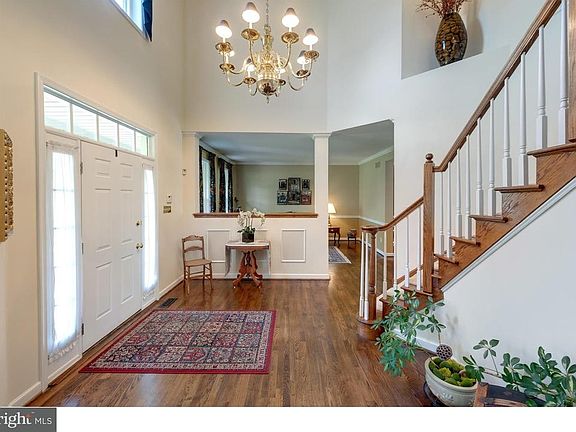 4th image of 108 Loudoun Pl