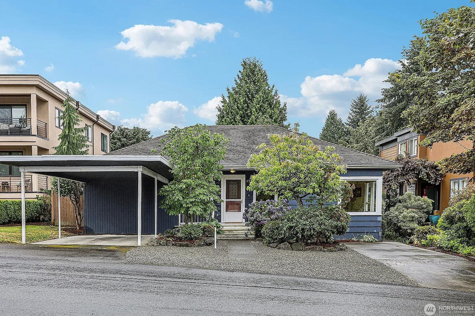4 bed, 2000 sqft, $4,500 — Photo 1