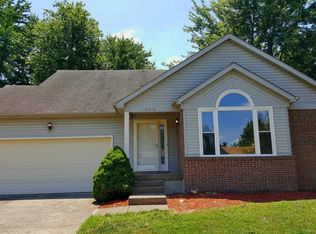 10518 Charleswood Rd, Louisville, KY